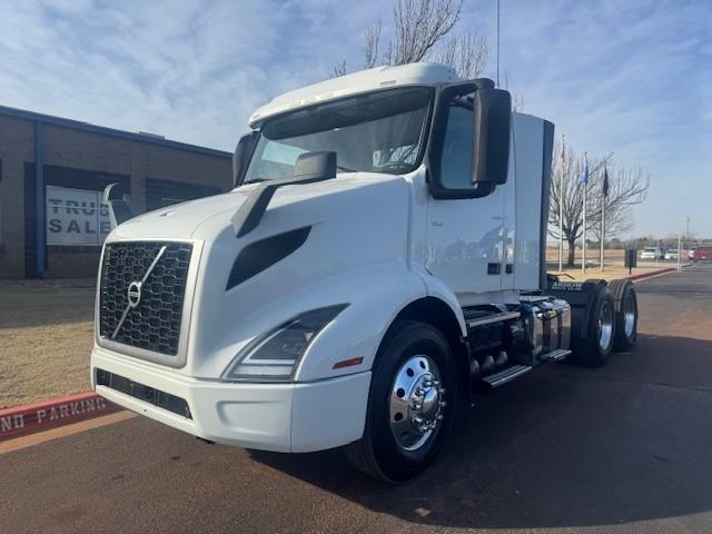 2020 Volvo VNR 300