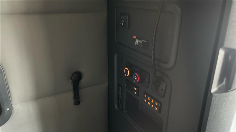 Thumbnail 25