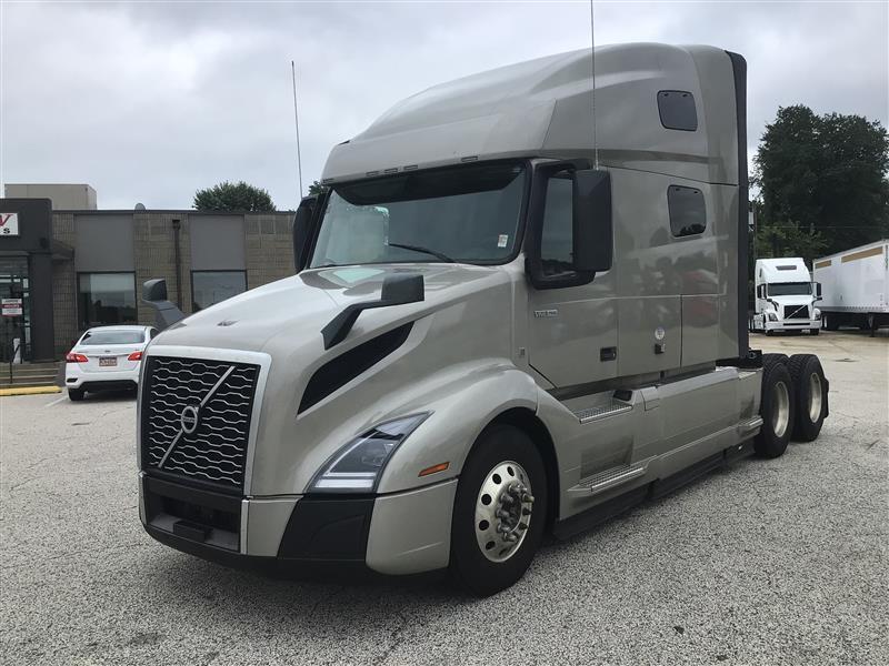 2022 Volvo VNL 760