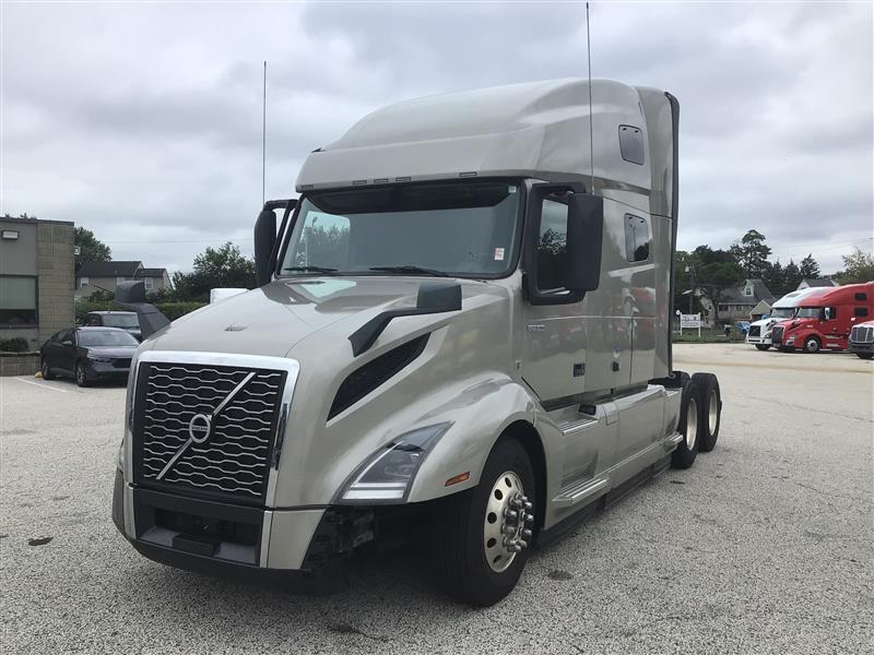 2022 Volvo VNL 760