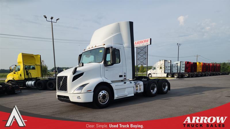 2021 Volvo VOLVO VNR64T DAY CAB