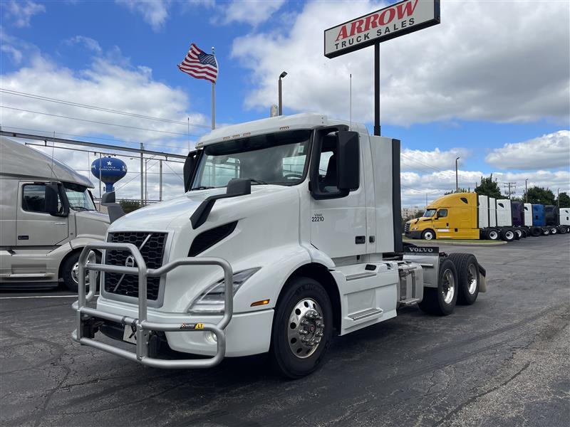 2023 Volvo VOLVO VNR64T DAY CAB
