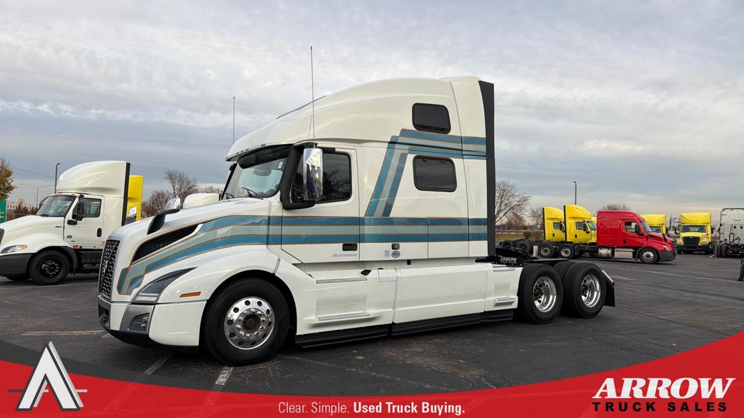 2022 Volvo VNL64T860