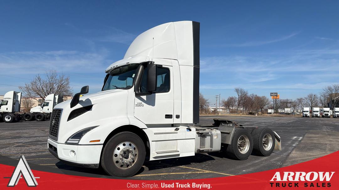 2023 Volvo VOLVO VNR64T DAY CAB