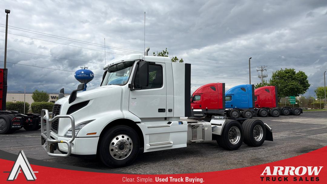 2023 Volvo VOLVO VNR64T DAY CAB