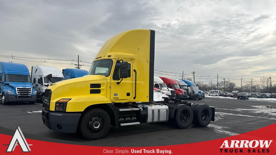 2022 Mack AN64T