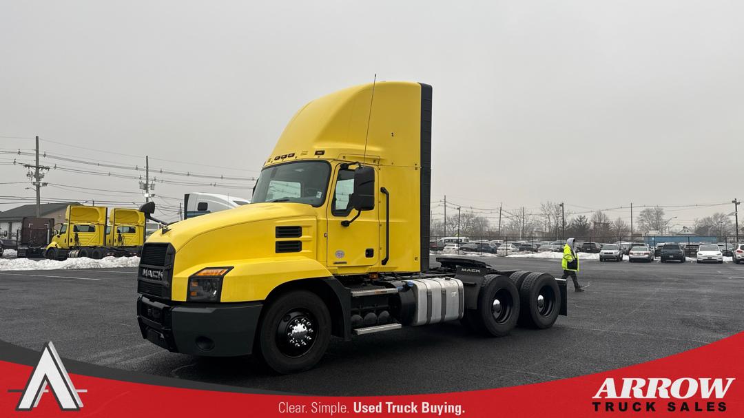 2022 Mack AN64T