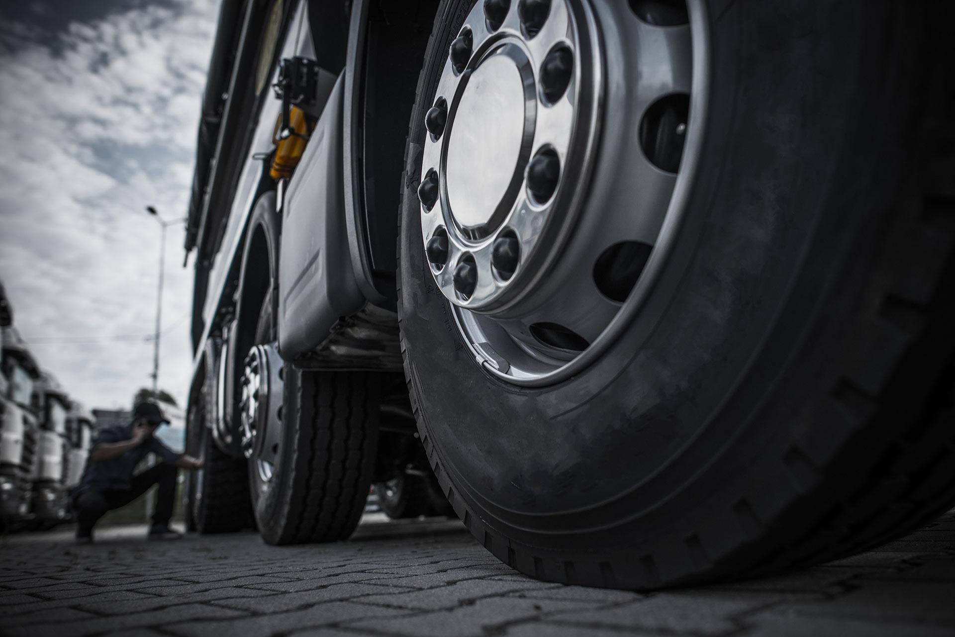 Choosing the Right Semi-Truck Tires to Optimize Performance Cover Image