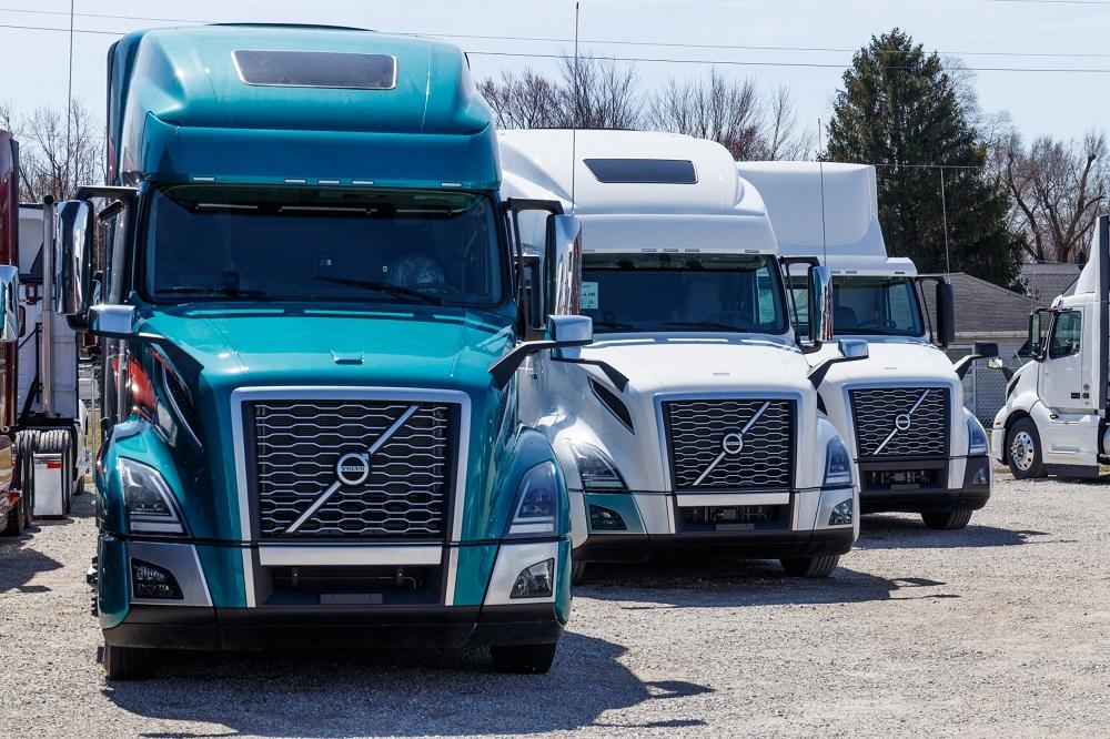 Local vs Long-Haul Trucking Cover Image
