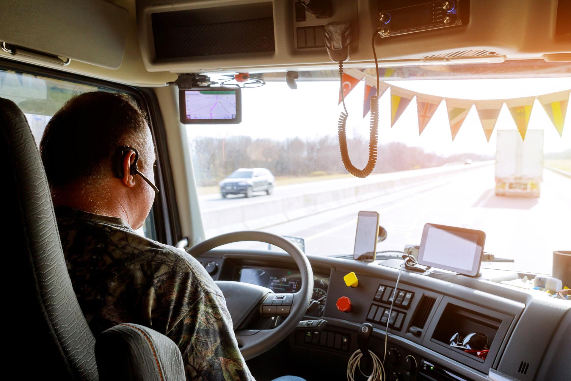 Truck Driver’s Guide to Hours of Service (HOS) Regulations Cover Image