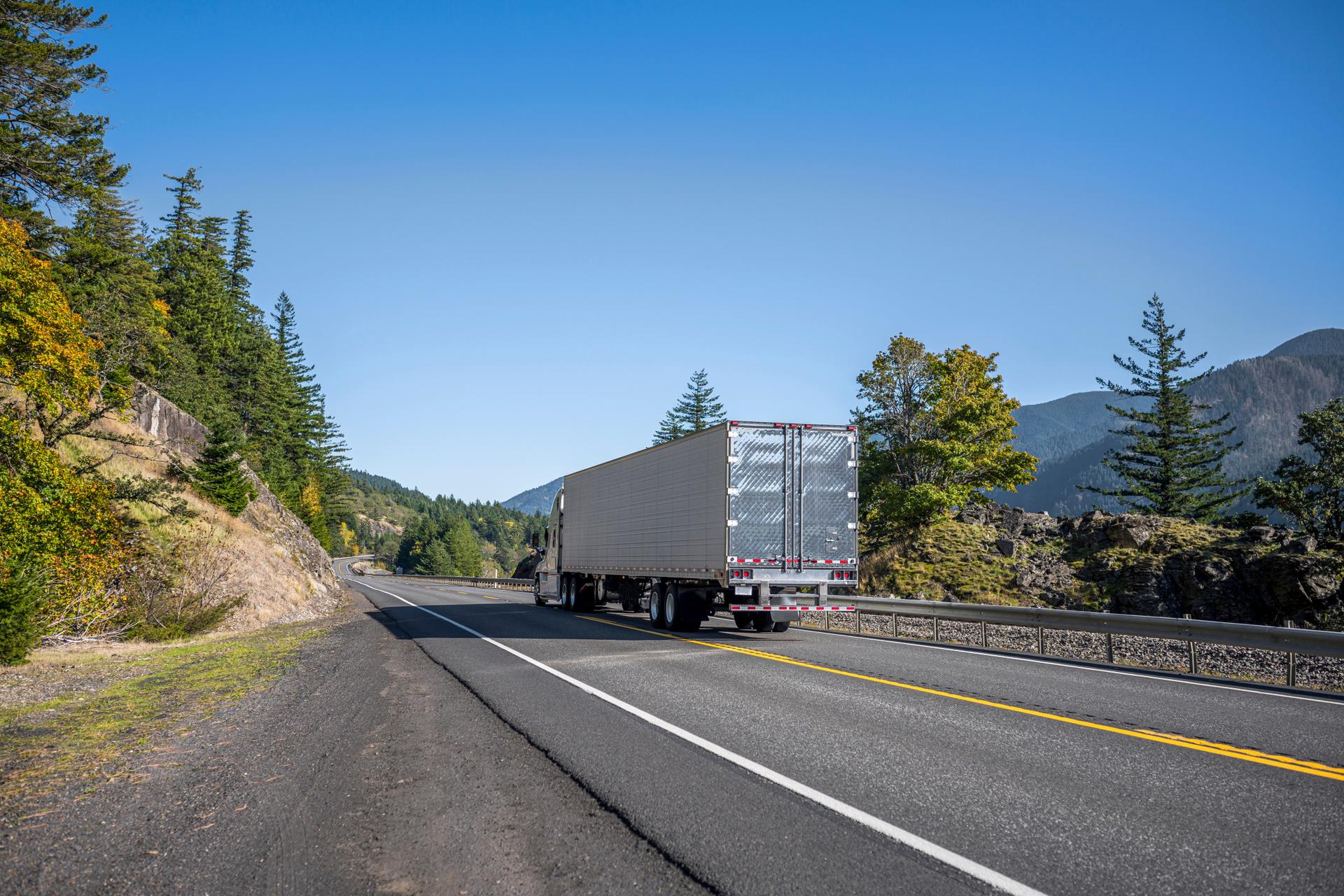 The Best Trucking Routes in America: A Guide for Long-Haul Drivers Cover Image