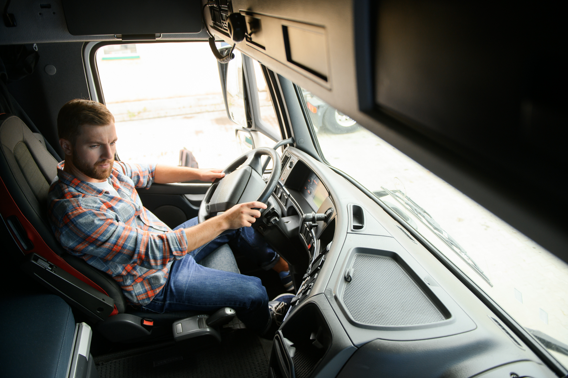 Semi Truck Retrofitting: Upgrading Your Truck with New Tech Cover Image