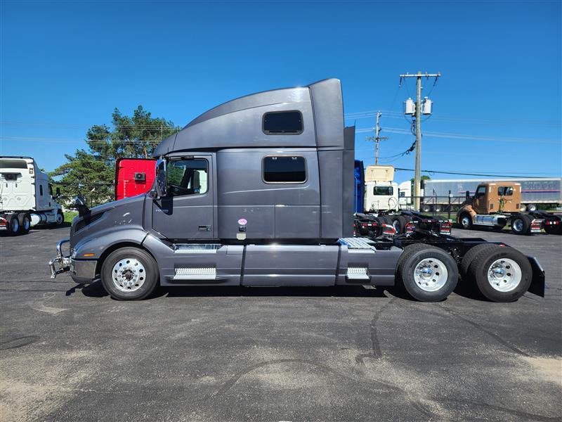 2023 Volvo VNL 860