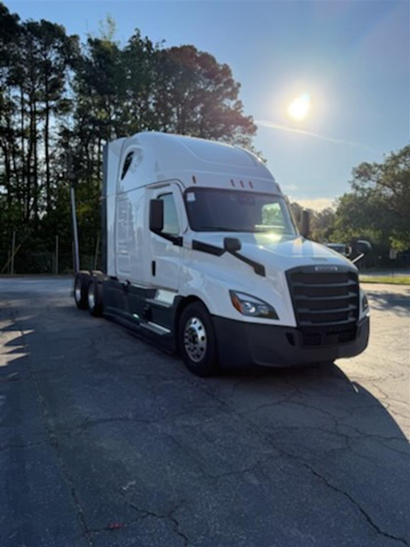 2023 Freightliner Cascadia