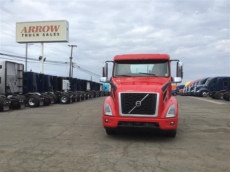 2023 Volvo VNR 300